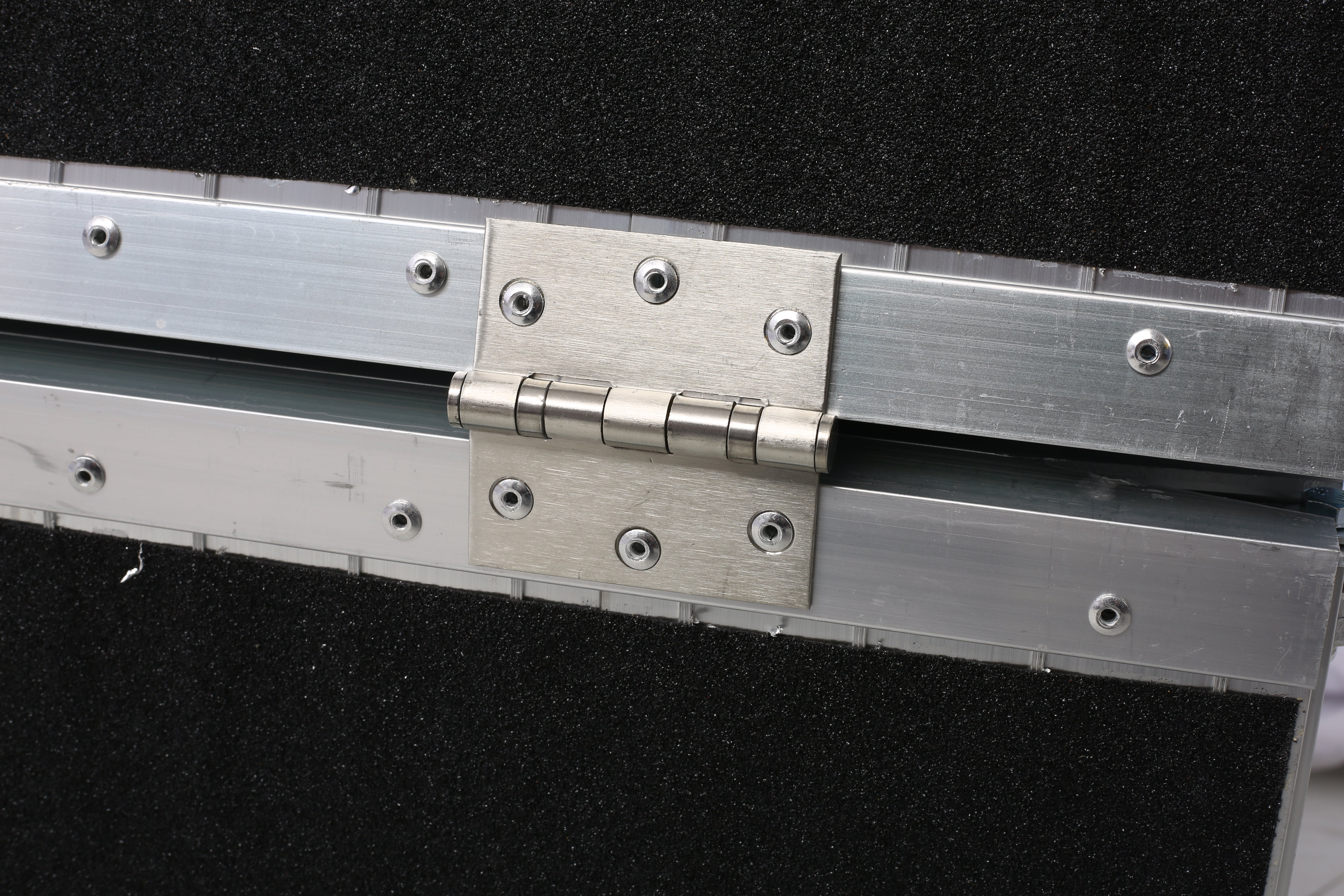 Folding Threshold Ramp 6–10 ft with a Portable Case, 700lb Capacity